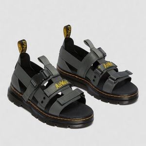 Dr. Martens Pearson Sandal gunmetal